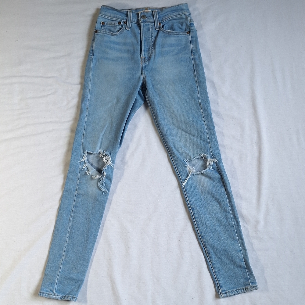 Levi’s Wedgie Fit Button Fly High Rise Skinny Light Regular Wash Jeans, 24